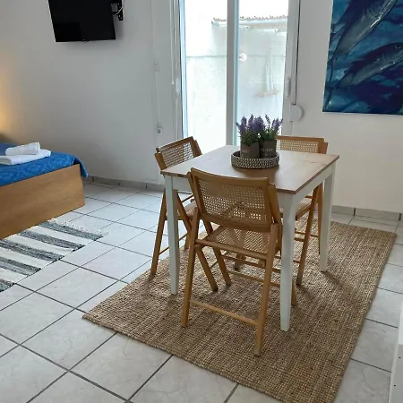 Ble 1br Vacation With Private Terrace Дом отдыха Ханья